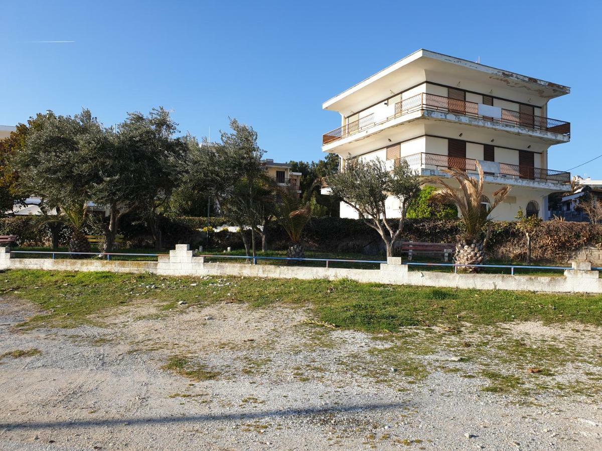 Kariani Beach Apartment Exterior photo
